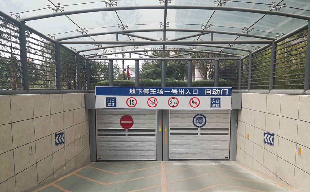 快速硬质门.jpg