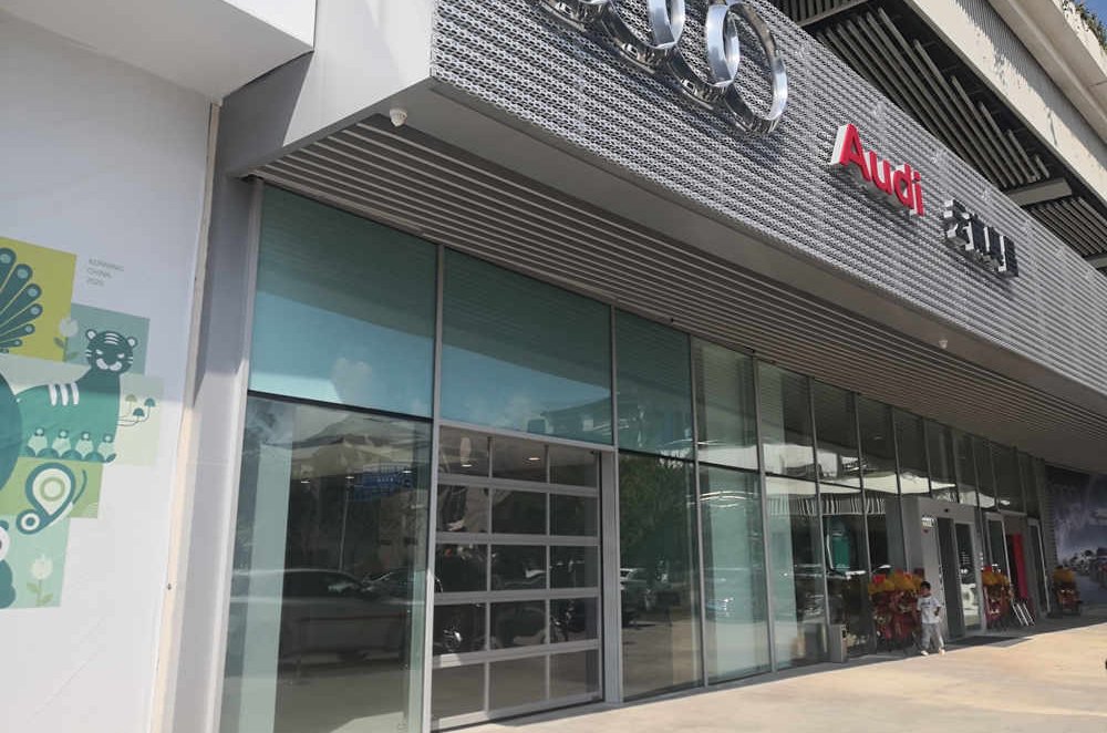 奥迪4S店滑升门.jpg