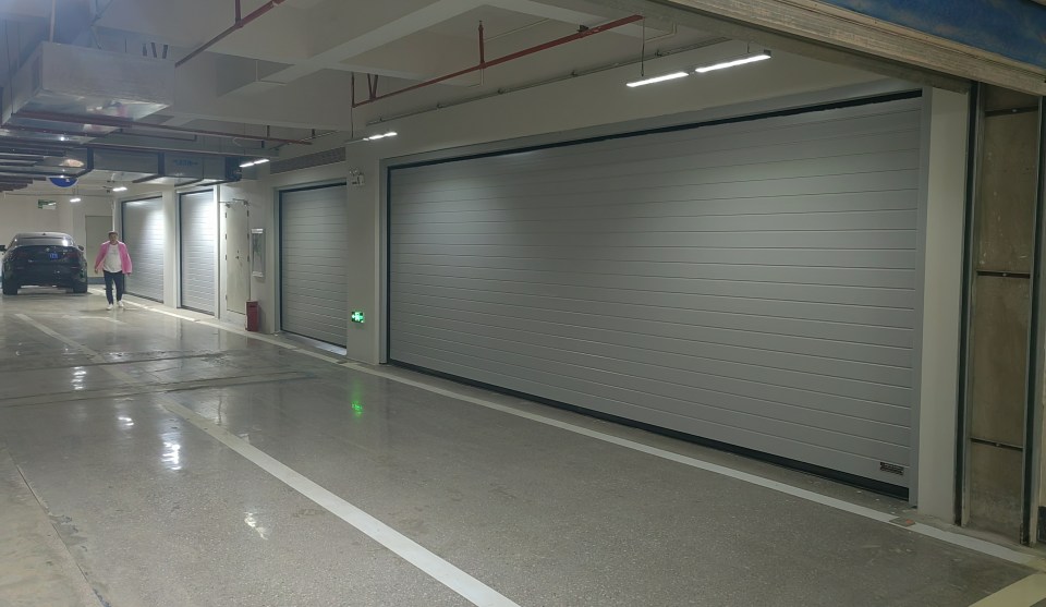 昆明车库门.jpg 昆明车库门.jpg