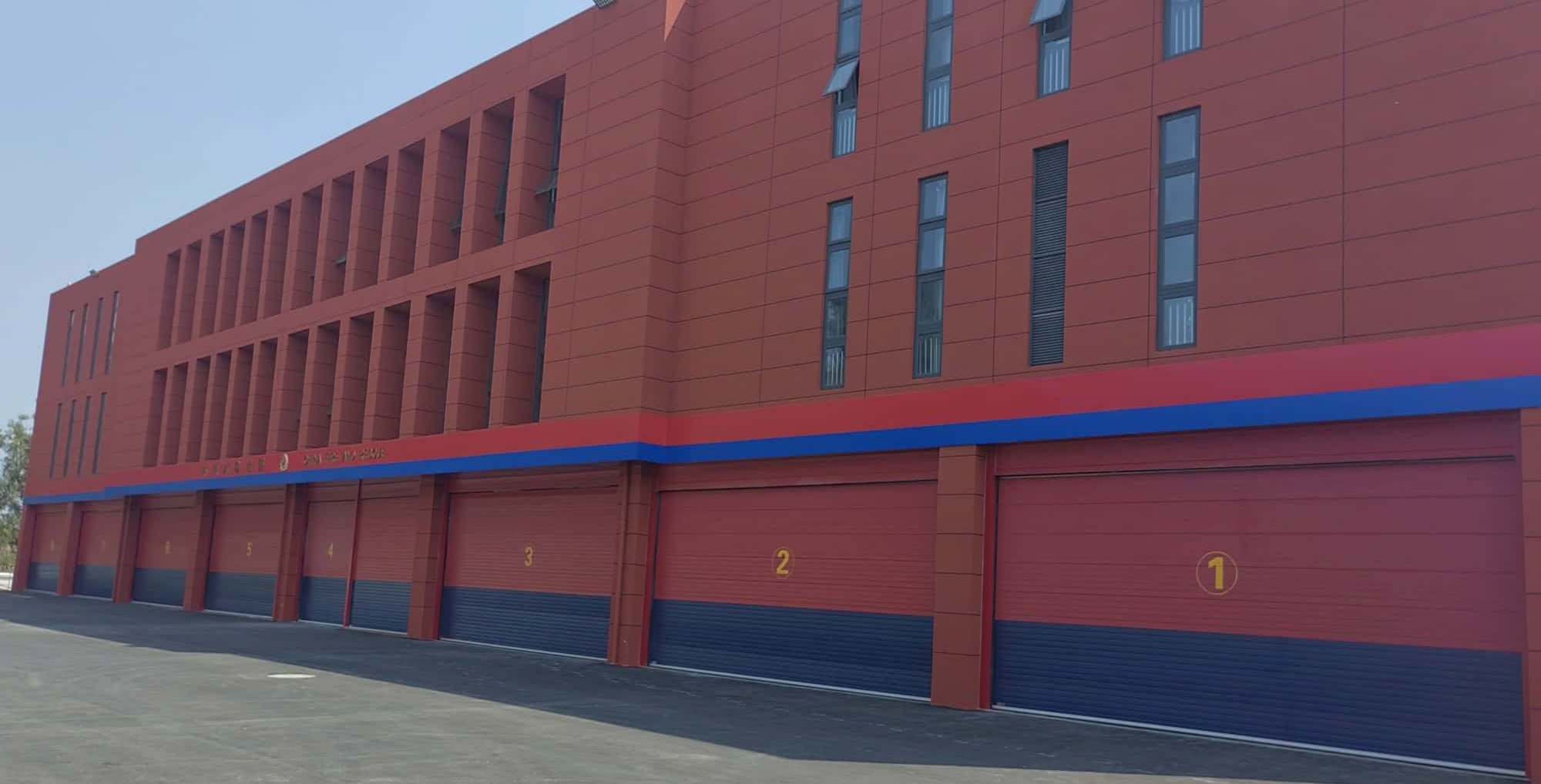 消防车库门.jpg 消防车库门.jpg