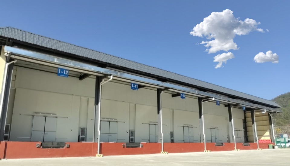 冷库门.jpg 冷库门.jpg