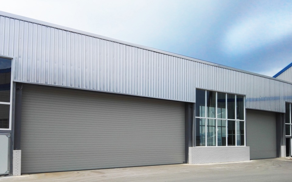 大型卷帘厂房门.jpg 大型卷帘厂房门.jpg